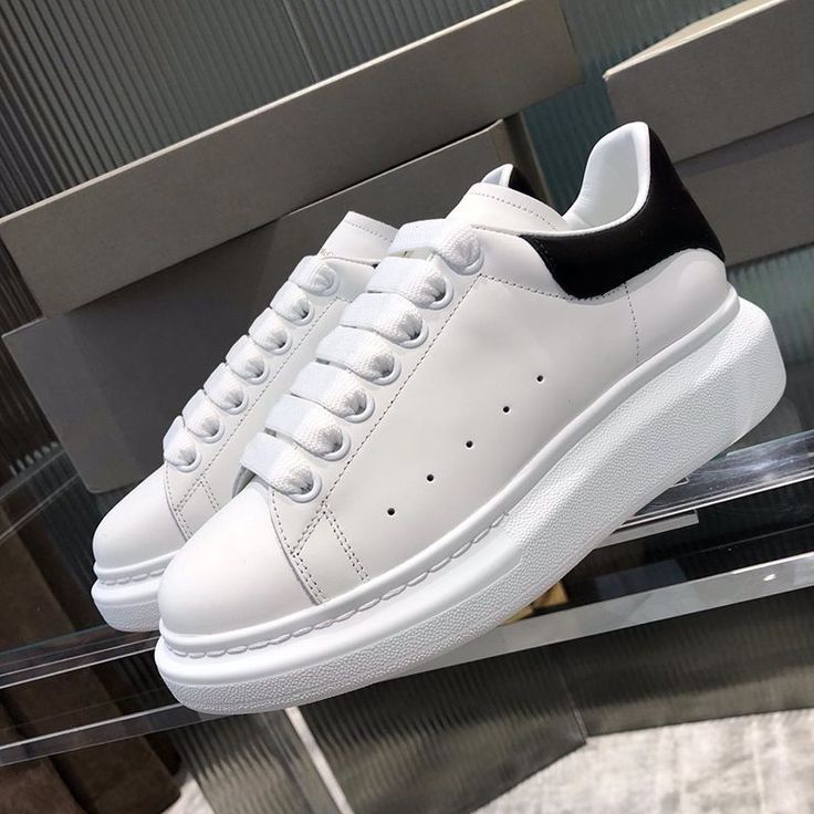 Alexander McQueen Sneakers Beyaz Siyah