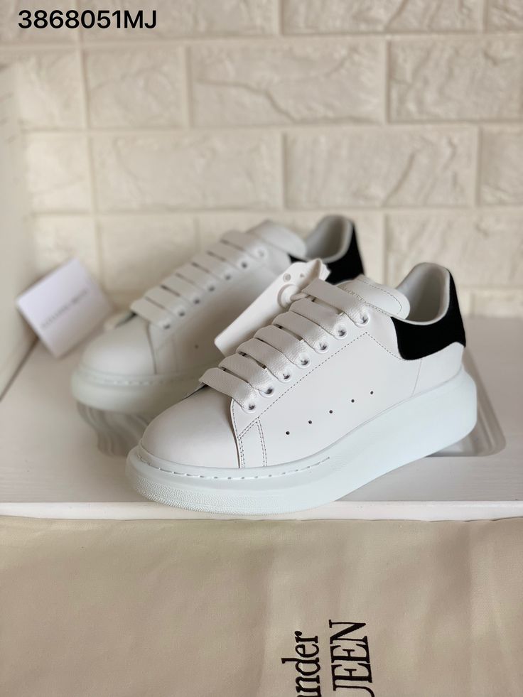 Alexander McQueen Sneakers Beyaz Siyah