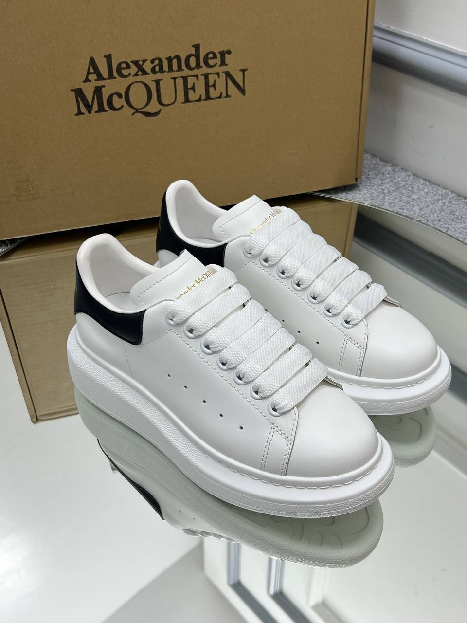 Alexander McQueen Sneakers Beyaz Siyah