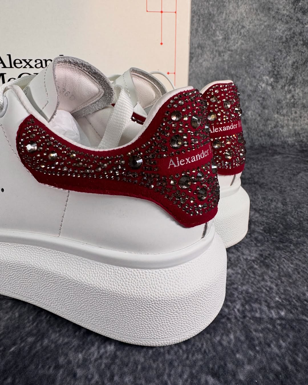 Alexander McQueen Sneakers Kırmızı Taşlı