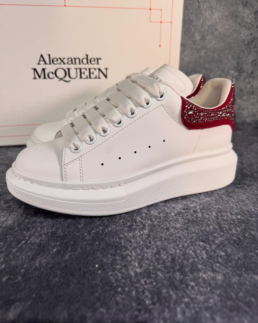 Alexander McQueen Sneakers Kırmızı Taşlı