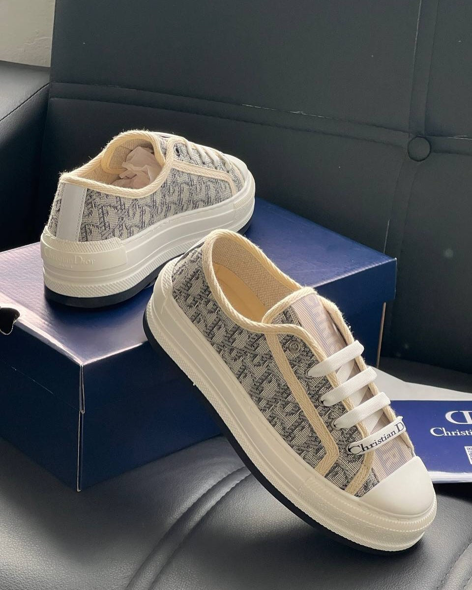 Dior  Pre-Loved Sneakers