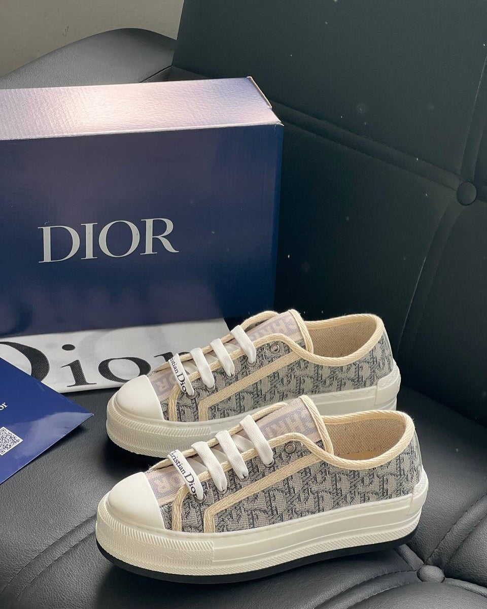 Dior  Pre-Loved Sneakers