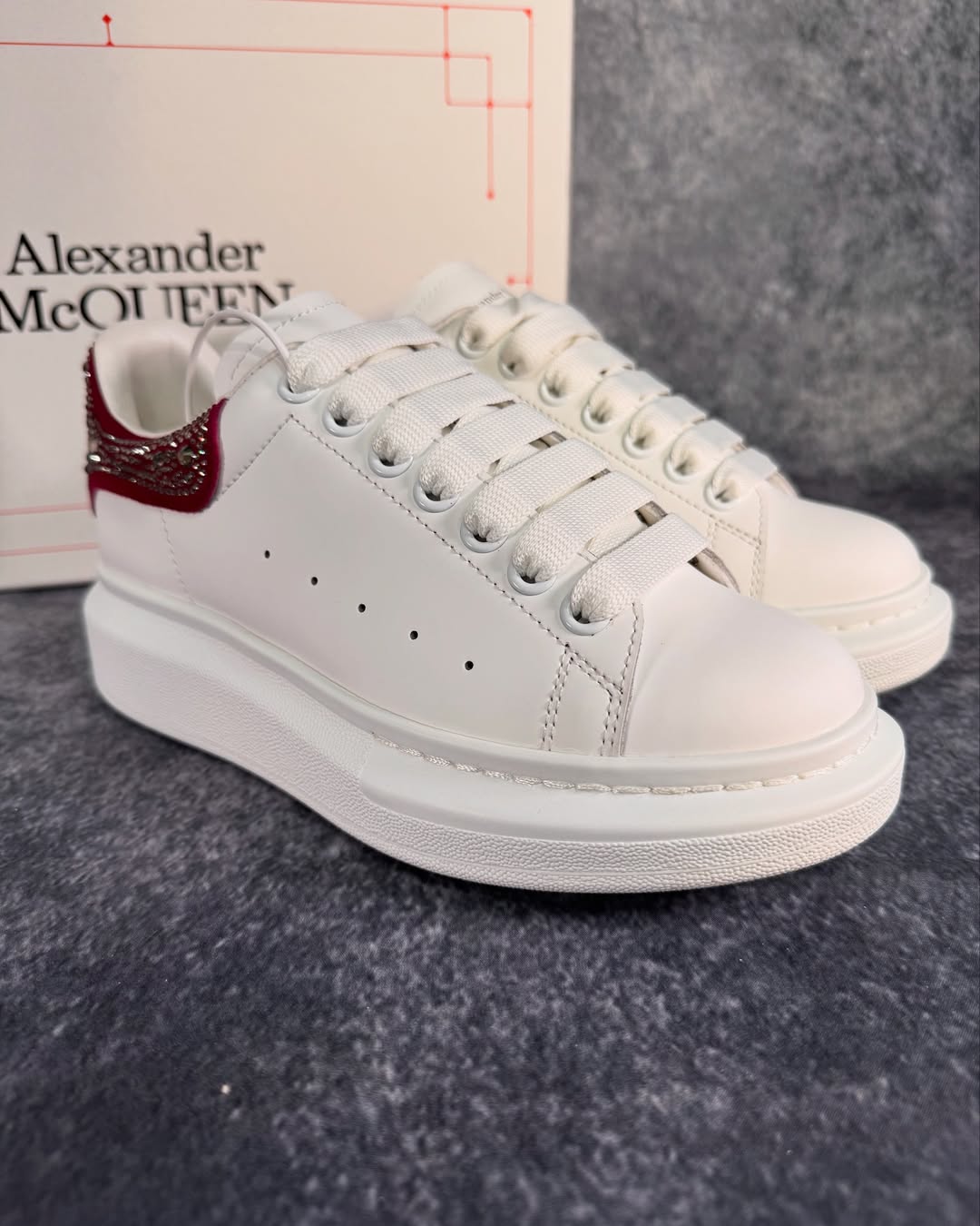 Alexander McQueen Sneakers Kırmızı Taşlı