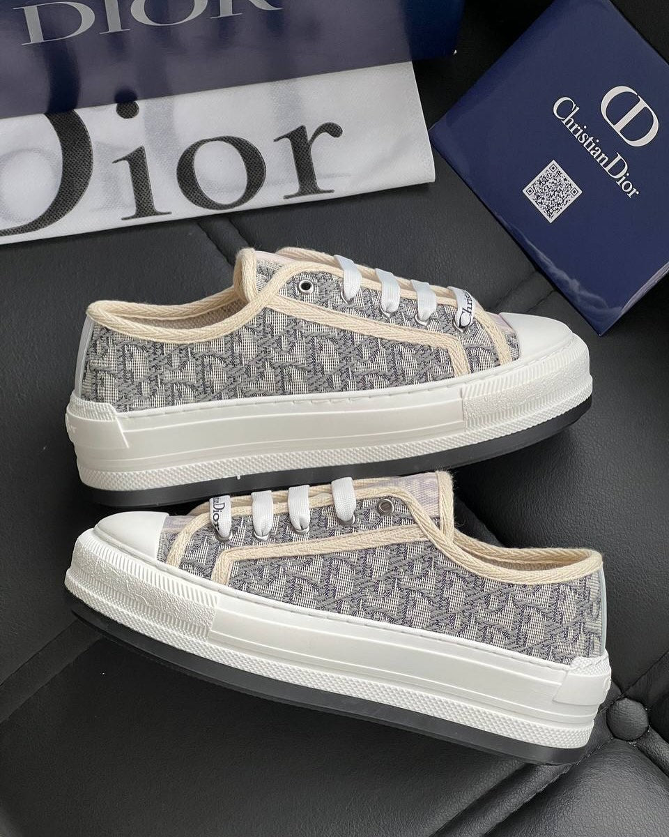 Dior  Pre-Loved Sneakers