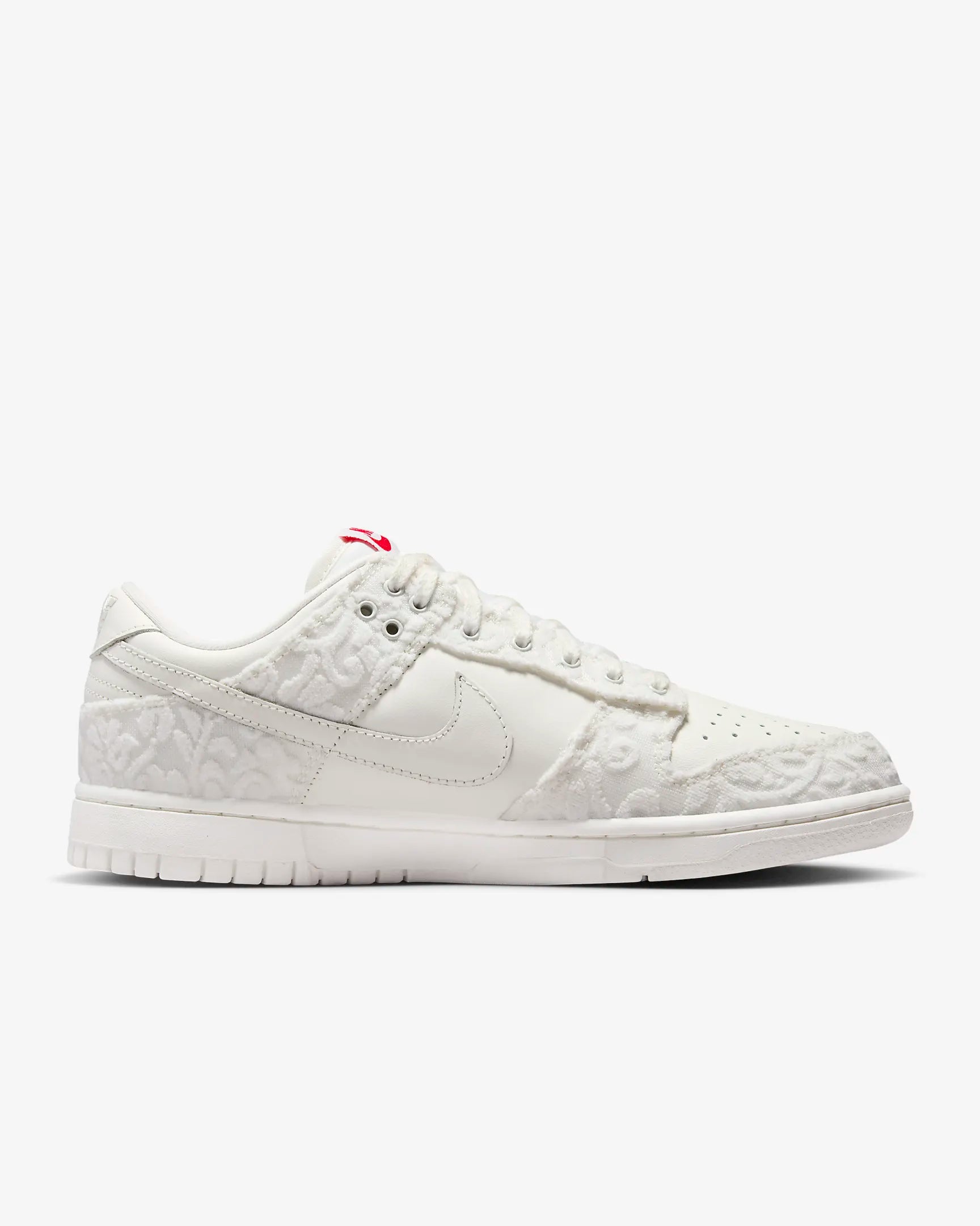 NIKE DUNK LOW GIVE HER FLOWERS