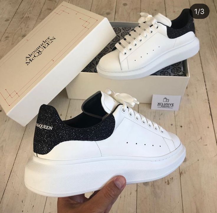 Alexander McQueen Sneakers Beyaz Siyah Taşlı