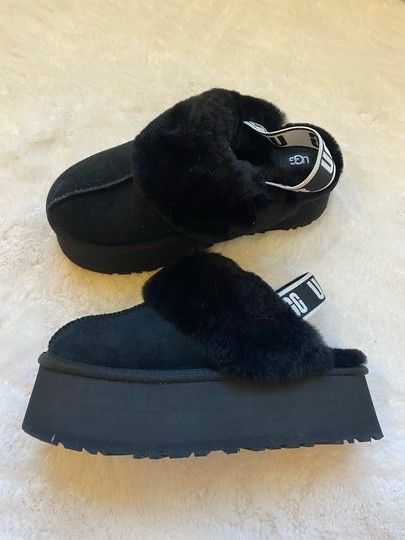 UGG Funkette Siyah Platform Sandalet